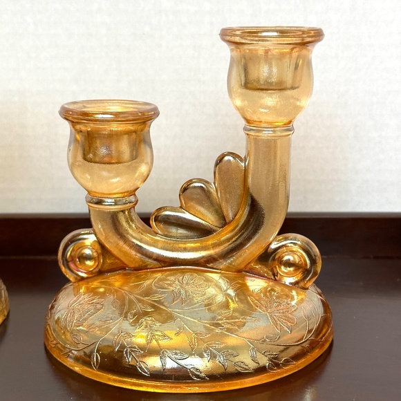 1950s Jeannette Glass Company Floragold candlesticks - Picture 3 of 7